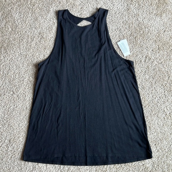 American Eagle Outfitters Tops - American Eagle work out tank top shirt sleeveless twist tie back size large